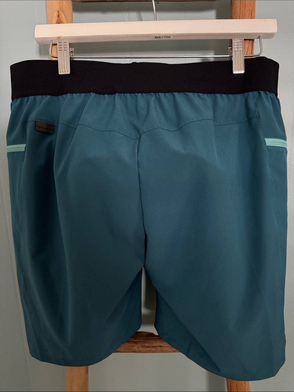 Pearl Izumi Ocean Blue Women’s Cycling Shorts with Black Waistband ~ 13 - Picture 2 of 5